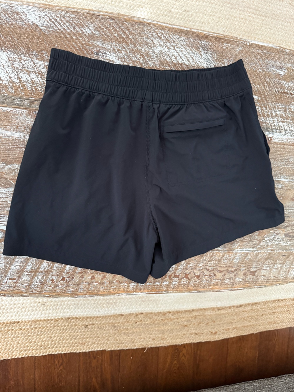 Athleta Wayfind Shorts - Picture 5 of 5
